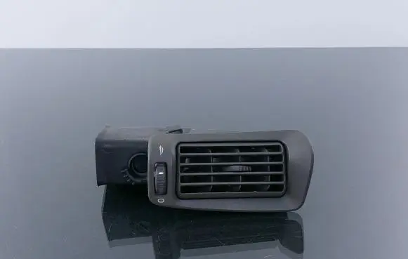 Rear air vent grill