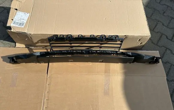 BMW 3 F30 F35 F31 Front bumper lower grill 7386152 15857712