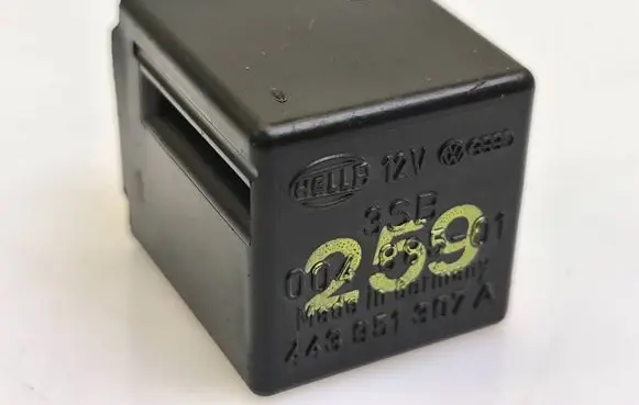 Audi 80 90 B3 Other relay 3SB00488501 443951307A