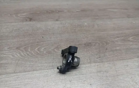 Volvo V70 Crankshaft position sensor 30637803