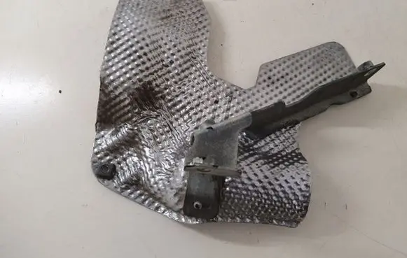 Jeep Grand Cherokee Heat shield in engine bay 