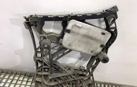 Mercedes-Benz GLE (W166 - C292) Rear bumper mounting bracket 1668800812