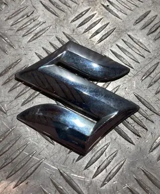Suzuki Swift III Manufacturer badge logo/emblem PK20131