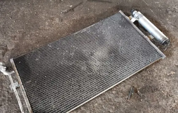 Nissan Leaf I (ZE0) A/C cooling radiator (condenser) 1J282M