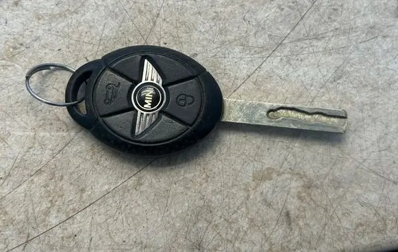 Mini Cooper Coupe R58 Ignition key/card 6931745