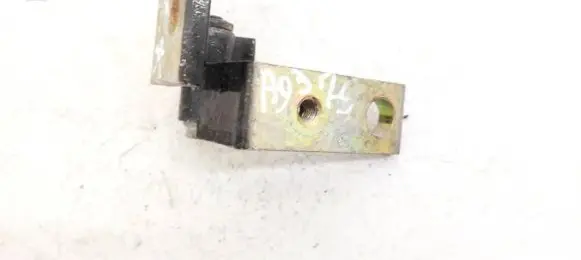Alfa Romeo 159 Rear door lower hinge