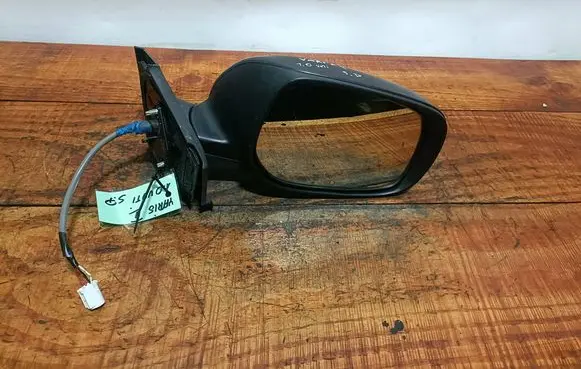 Toyota Yaris Front door electric wing mirror E13031076 8306 E13011076