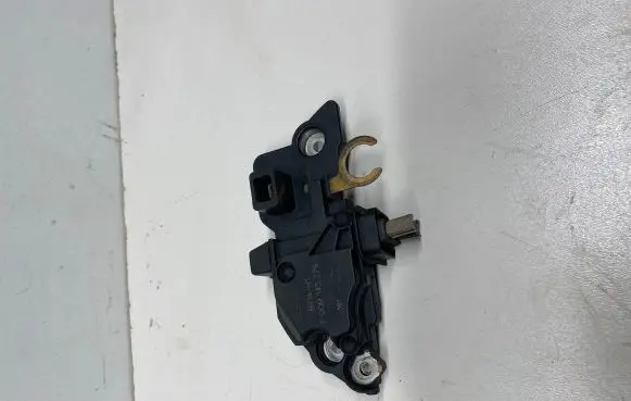 Audi A6 S6 C5 4B Generator/alternator BR14H1 F00M145279