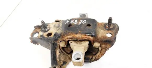 Volkswagen Polo IV 9N3 Engine mount bracket