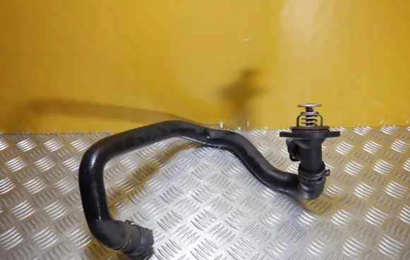 Volkswagen Touran I Engine coolant pipe/hose 03L121121A