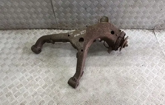 Mercedes-Benz Vito Viano W638 Stub axle 