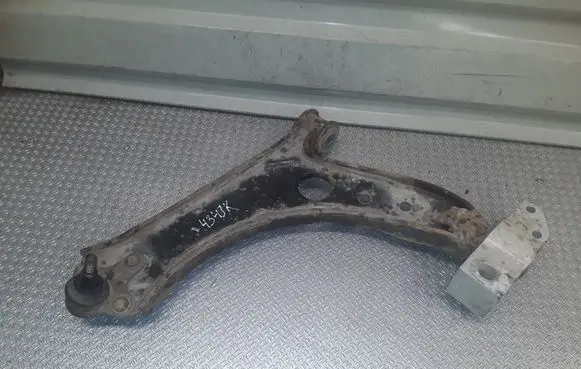 Volkswagen Golf Plus Front lower control arm/wishbone 
