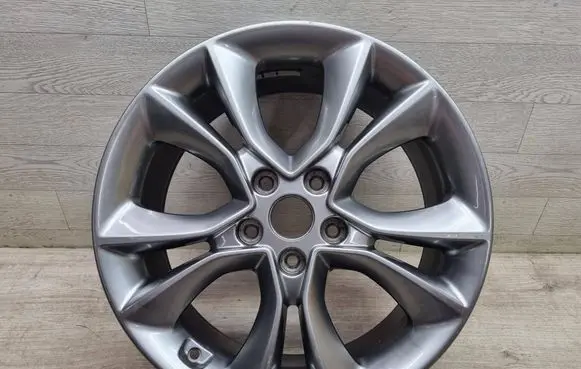 Hyundai Veloster R18 alloy rim 529102V850