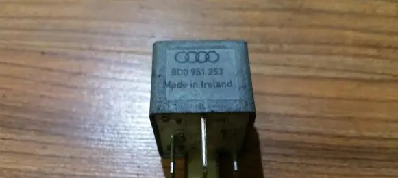 Audi A4 S4 B5 8D Other relay 8d0951253 899312000