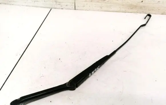 Front wiper blade arm