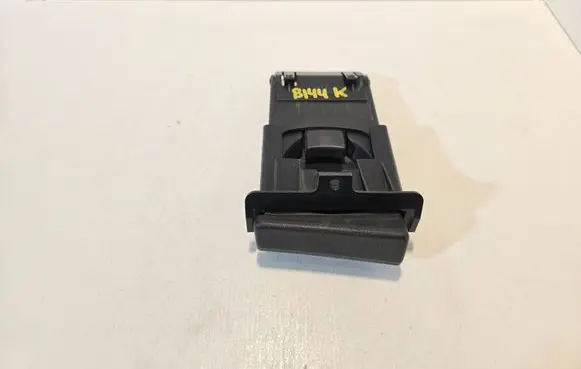 Toyota Hilux (AN10, AN20, AN30) Cup holder 556150K010