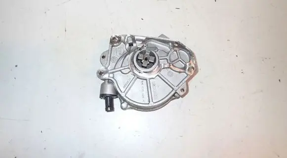 Volkswagen Polo V 6R Vacuum pump 03L145100B