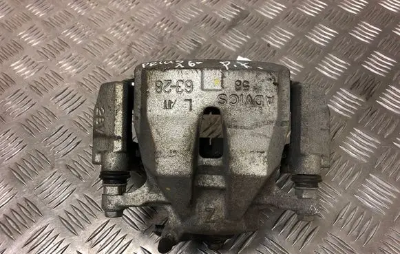 Toyota Prius+ (ZVW40) Front brake caliper