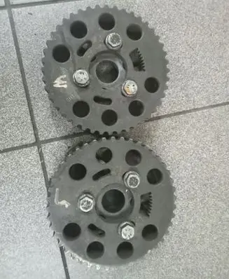 Volkswagen Touran I Camshaft pulley/ VANOS 038109111E