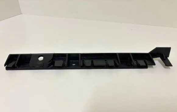 BMW 1 E82 E88 Other sill/pillar trim element 22405910
