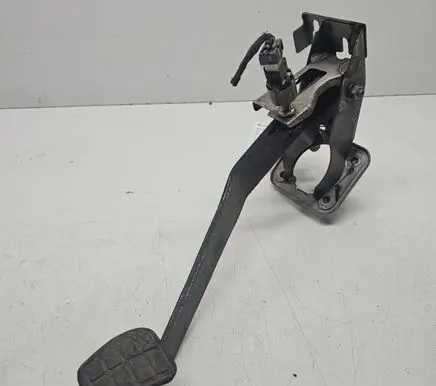 KIA Sorento Brake pedal 
