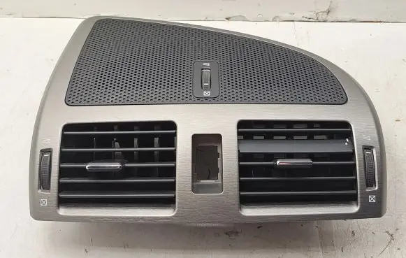 Toyota Avensis T270 Dash center air vent grill 5567005130