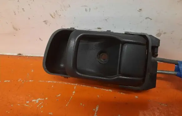 Nissan Pathfinder R50 Front door interior handle