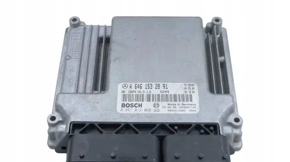 Mercedes-Benz Vito Viano W639 Engine control unit/module 0281012068
