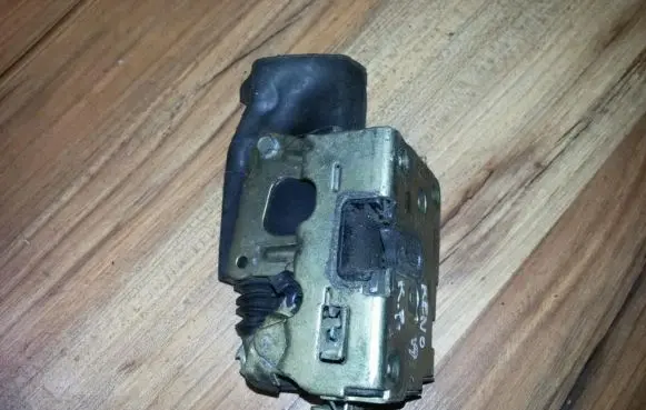 Renault 19 Front door lock