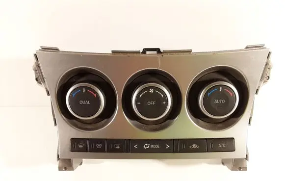 Mazda 3 II Climate control unit BBT361190M