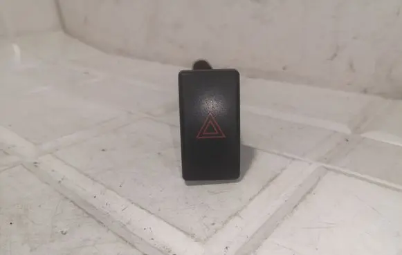 Toyota Avensis T250 Hazard light switch 157963 TR9503
