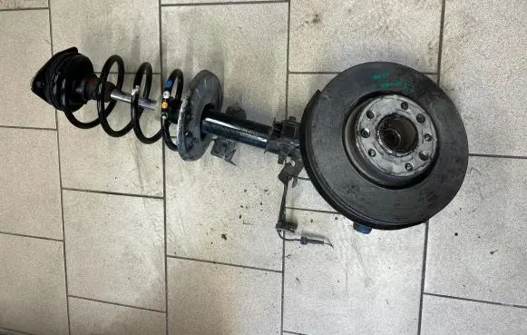 Citroen C4 II Picasso Front wheel hub spindle knuckle