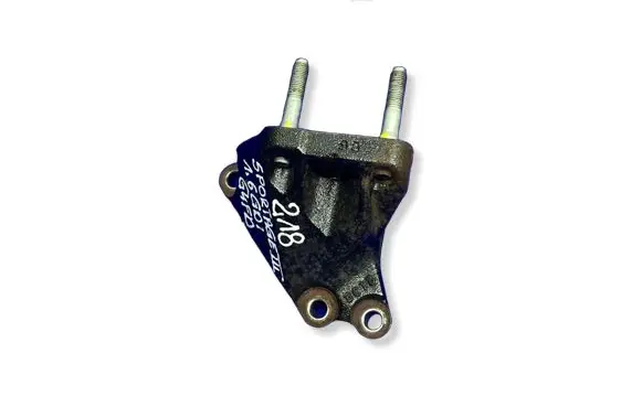 KIA Sportage Engine mounting bracket 3C13