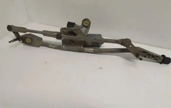 Volvo XC70 Front wiper linkage and motor 404606 3109D
