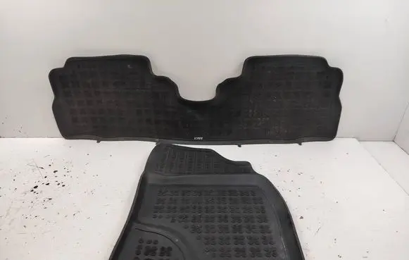 Toyota Prius+ (ZVW40) Car floor mat set 