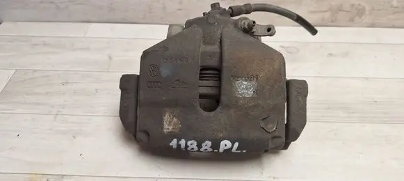 Volkswagen PASSAT B6 Front brake caliper 