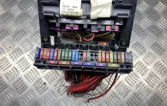 Volkswagen Sharan Fuse box set 14A301AA 288041470651