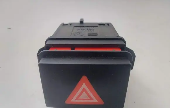 Porsche Cayenne (9PA) Hazard light switch 7L5953235A