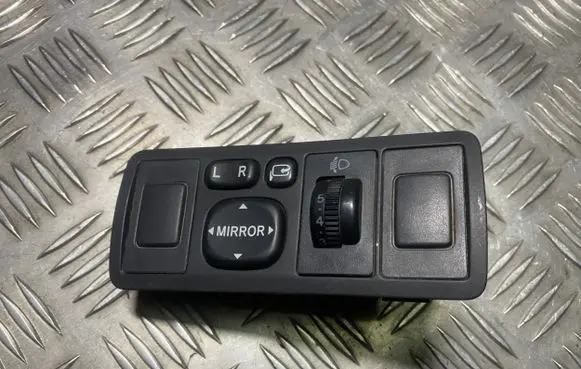 Toyota Avensis T250 Wing mirror switch 183575