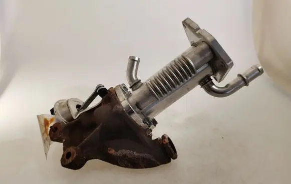 Renault Kangoo II EGR valve cooler 147356133R 051113B