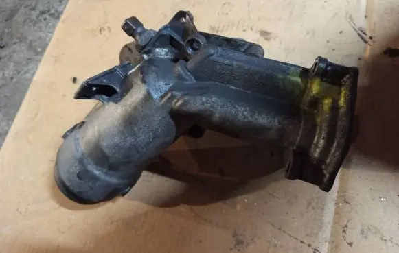 Engine oil radiator
