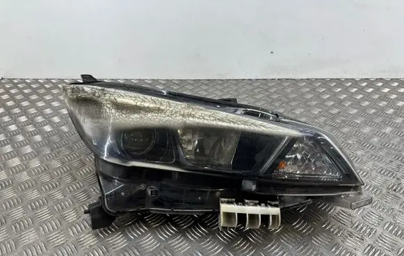 Nissan Leaf II (ZE1) Headlight/headlamp 260105SH0A