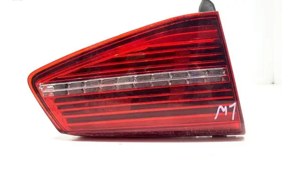 Volkswagen PASSAT B8 Rear/tail lights 