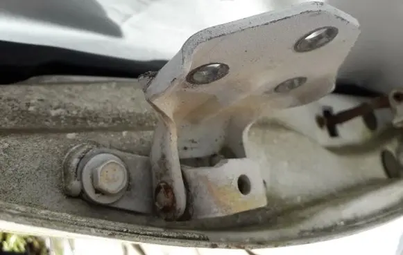 Hyundai Pony Front door upper hinge