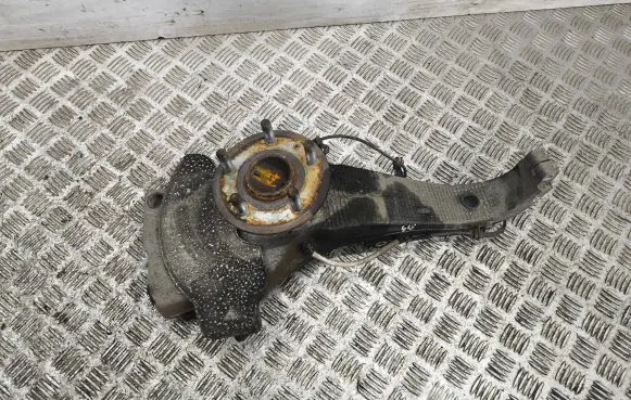 Tesla Model S Front wheel hub