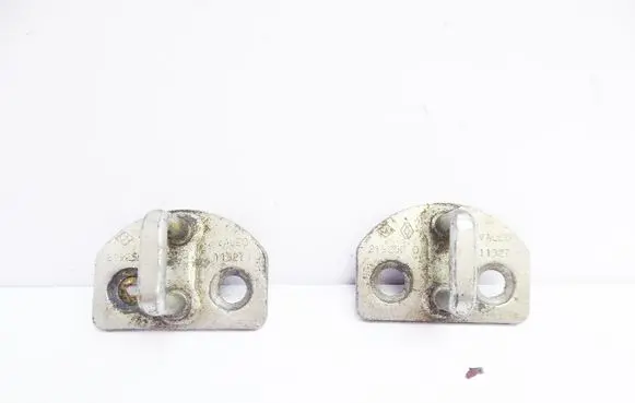 Renault Master III Front door lock loop/hook striker 
