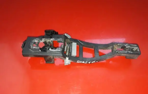 Ford Focus Front door exterior handle/bracket 3M51R224A36BF