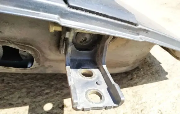 Citroen C5 Rear door lower hinge