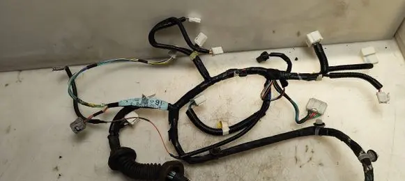 Lexus IS 220D-250-350 Front door wiring loom 8215253160F