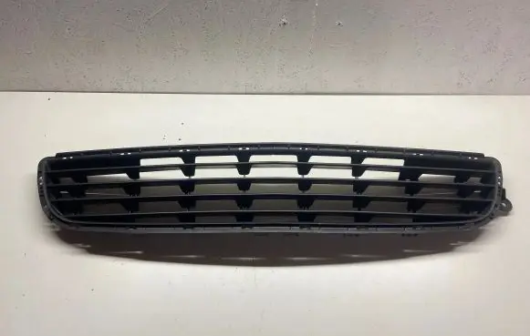 Opel Zafira B Front bumper lower grill 13124978 325709024